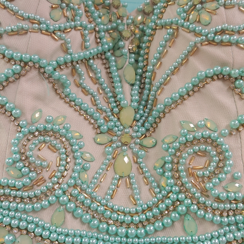 Strapless mint ballgown size 4 - Picture 8 of 8